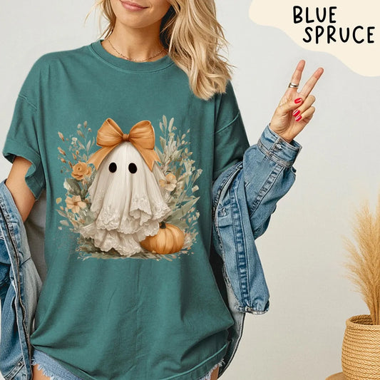 Cute Ghost Shirt, Pumpkin Wildflowers and Autumn Florals Comfort Colors – Retro Halloween T-Shirt, Spooky Fall Aesthetic, Ghostcore October